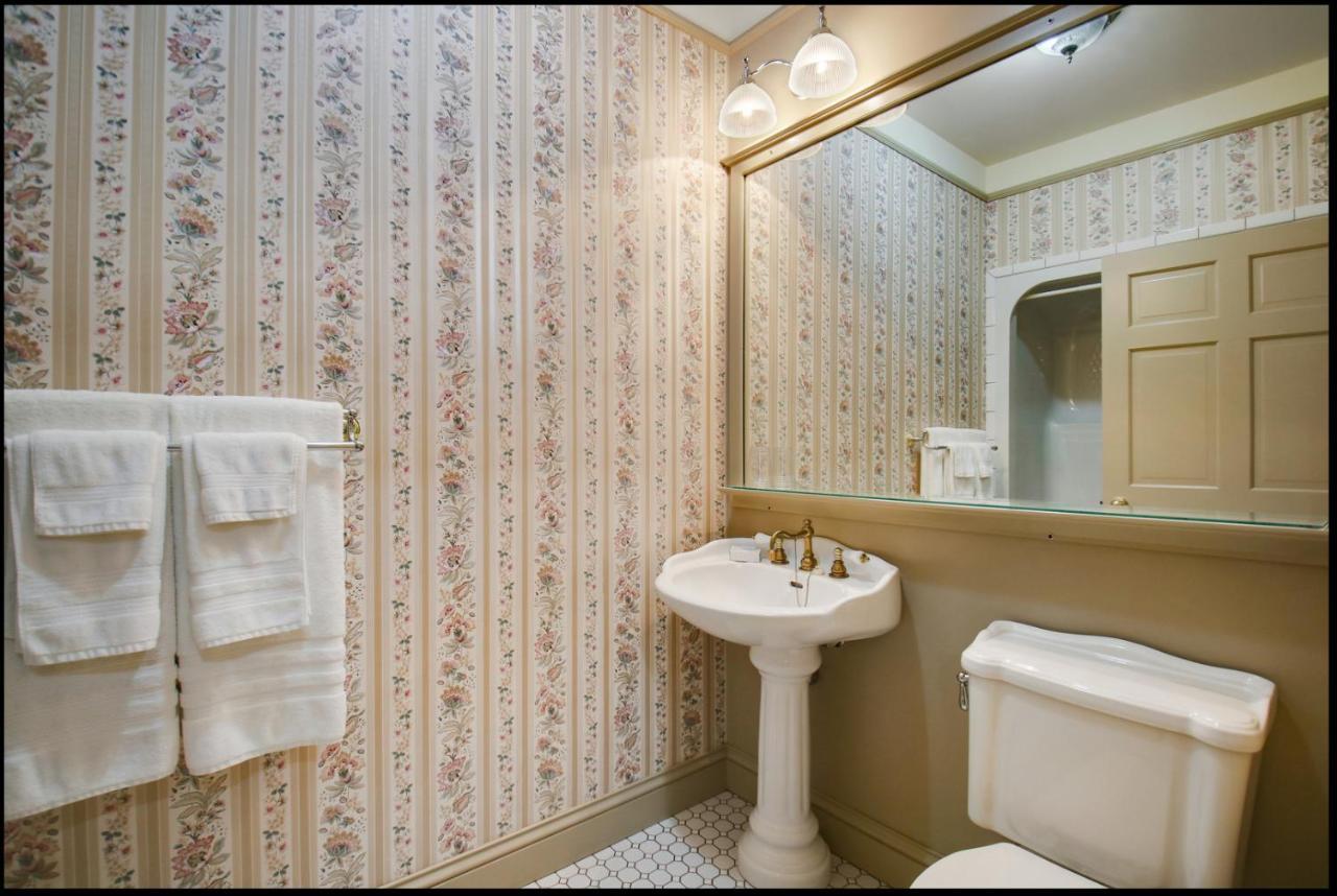 Carnegie Hall Boutique Hotel Ladysmith Exteriör bild