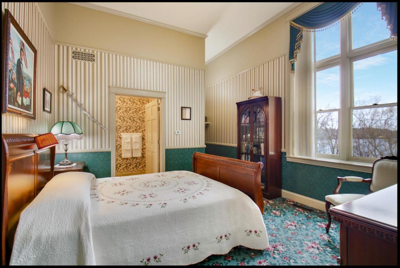 Carnegie Hall Boutique Hotel Ladysmith Exteriör bild