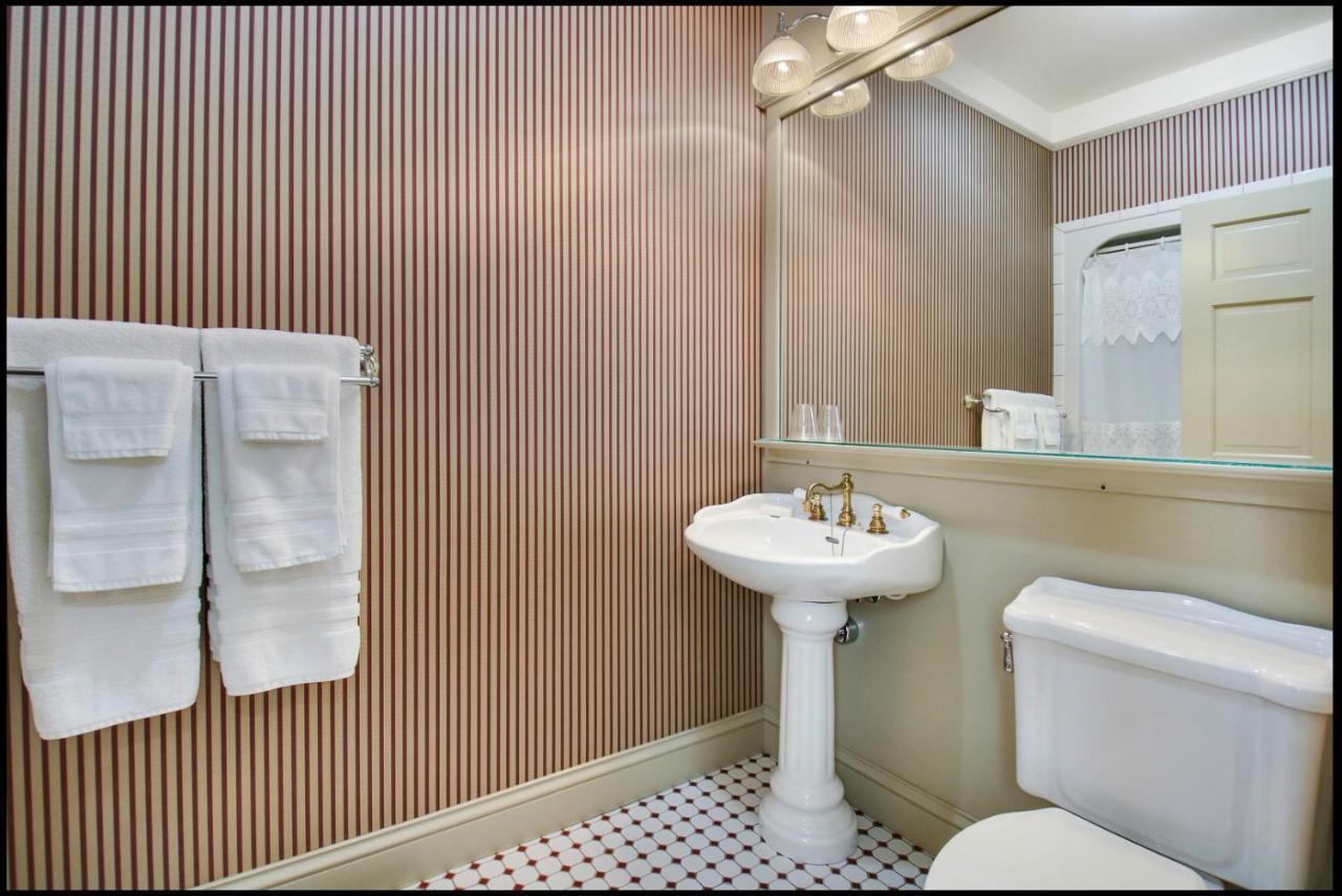 Carnegie Hall Boutique Hotel Ladysmith Exteriör bild
